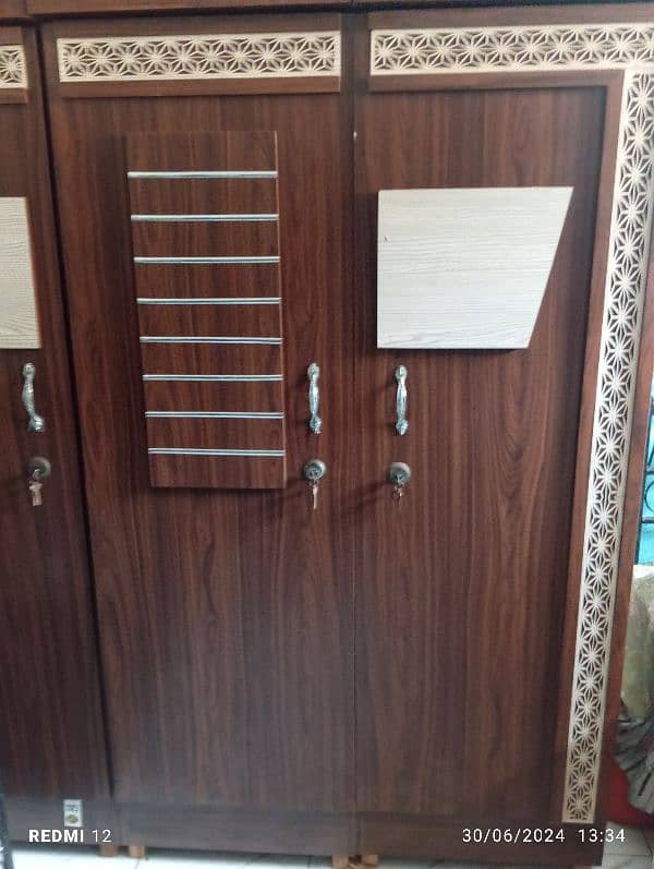 crockery and clothes wardrobe for sale 3