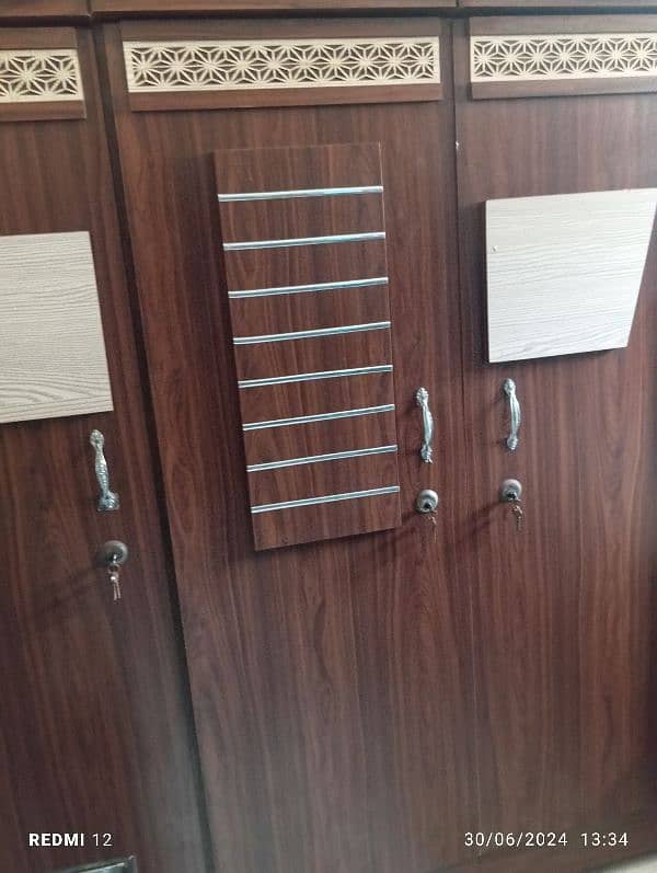 crockery and clothes wardrobe for sale 6