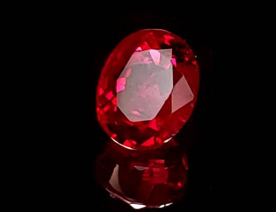 Natural Ruby Stone Origin :    یاقوت (Ruby) پتھر میں بنی . . . ‎ 7