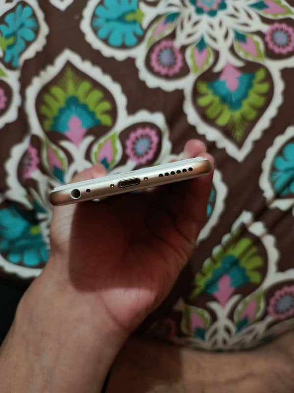 IPHONE 6 NON PTA 10/10 CONDITION 7