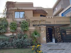 15 Marla Owner Build House 45 Feet Road Near Pia Main Boulevard Super Hot Location Semi Commercial House