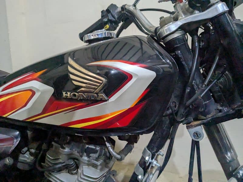 Honda 125 Black 4