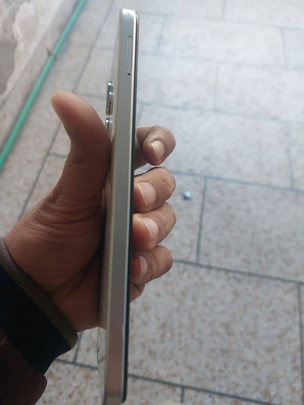 infinix hot 30 Play white colour 4gb 64gb offical pta 2