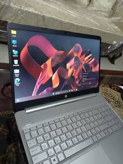 Hp 11th generation laptop 8gb ram 15.6 crystal glass led