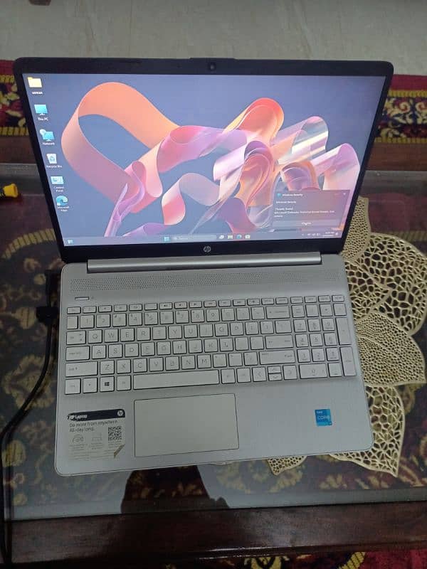 Hp 11th generation laptop 8gb ram 15.6 crystal glass led 2