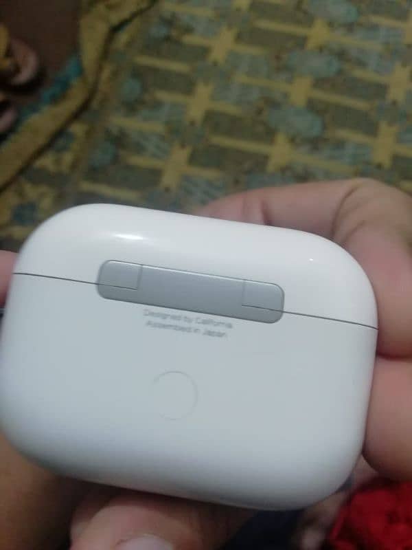 Air pods 2nd generation original 100 present 4