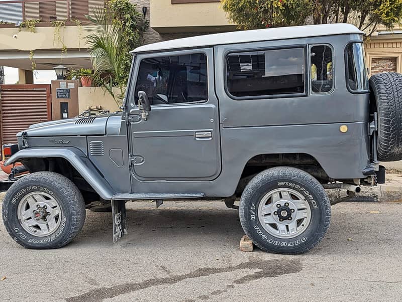 Land Cruiser FJ40 3