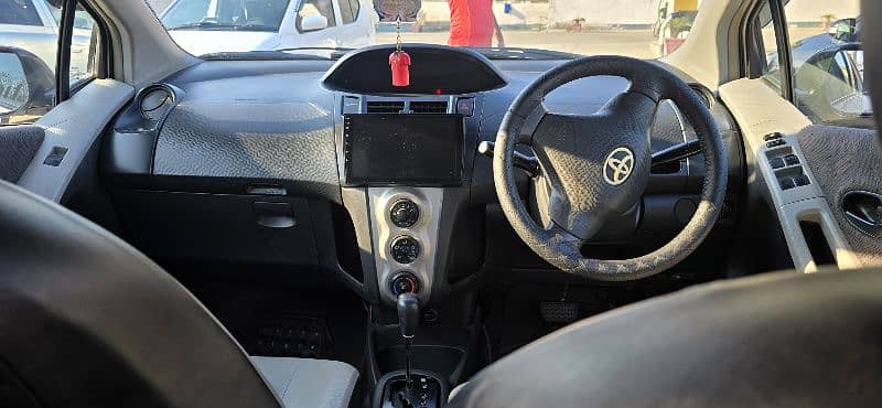 Toyota Vitz 2010 1