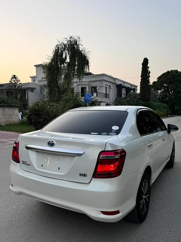 Toyota Corolla Axio 2015 3