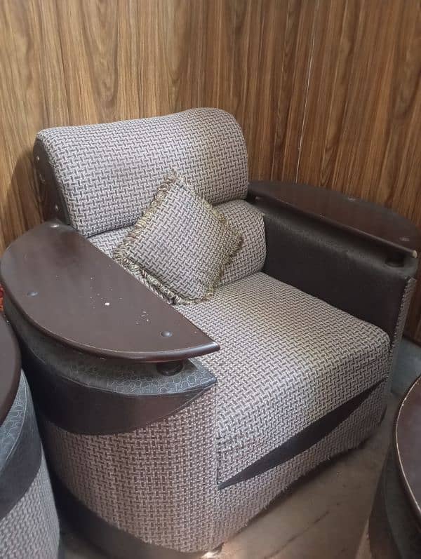 3 piece sofa set. 6