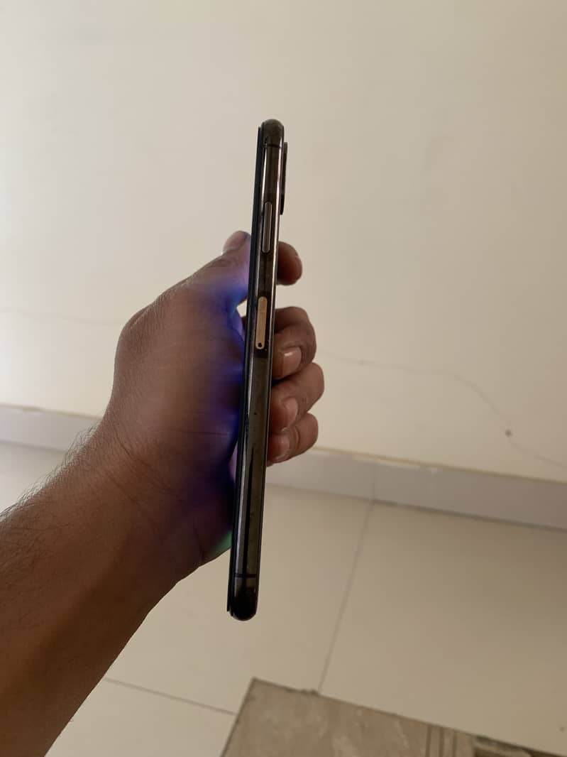 Apple iPhone XS Max 64Gb 3