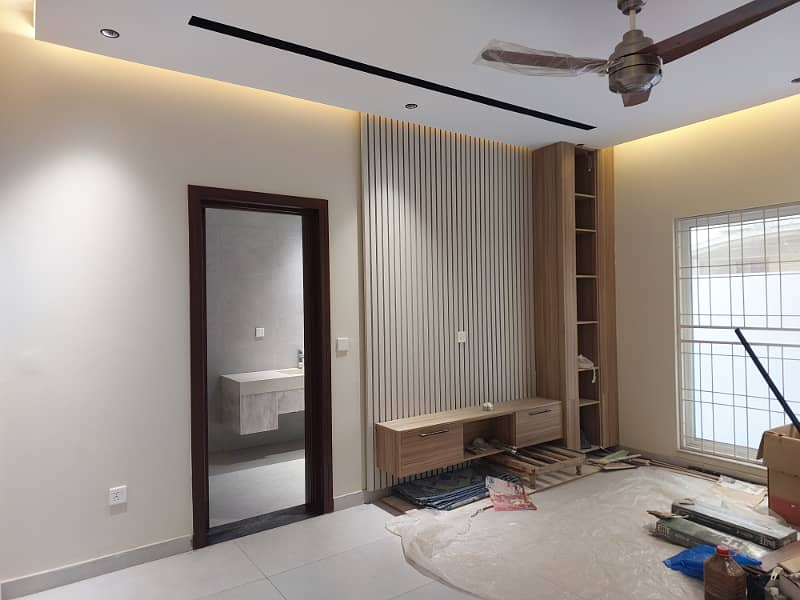 1 Kanal Brand New House Owner Build Starting Block Near Park Main Market Super Hot Location Central Cooling Automatic Main Gated Solid Construction 10