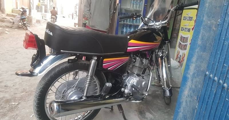 Honda CG 125 (2011 Model) – Like New 0