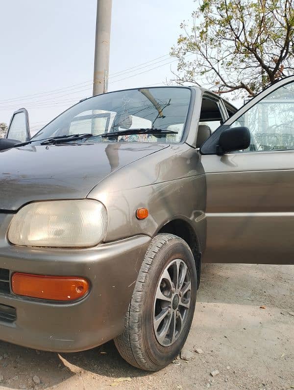 Daihatsu Cuore 2003, Neat & clean body 1