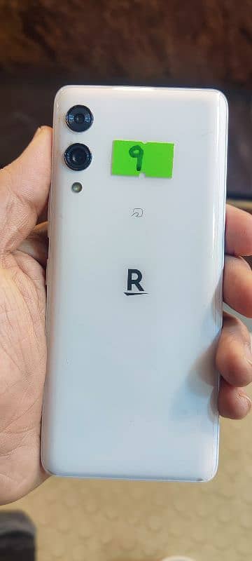 I'm selling my Rakuten Hand 5g 4