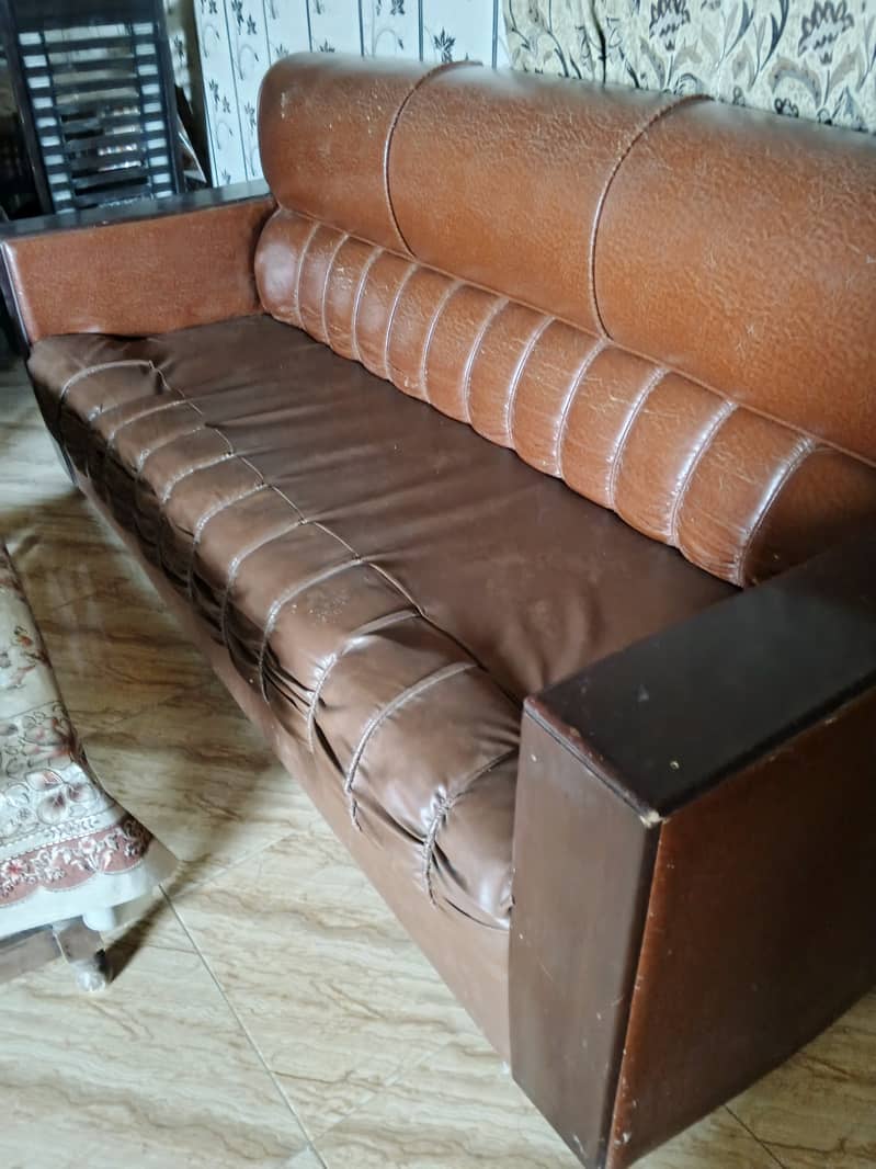 I want to sale 5 seater sofa + 2 single sofa 1