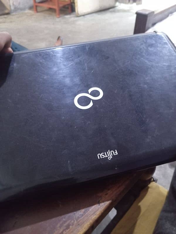 Fujitsu Laptop 2/160 Good Condition Urgent sale 5