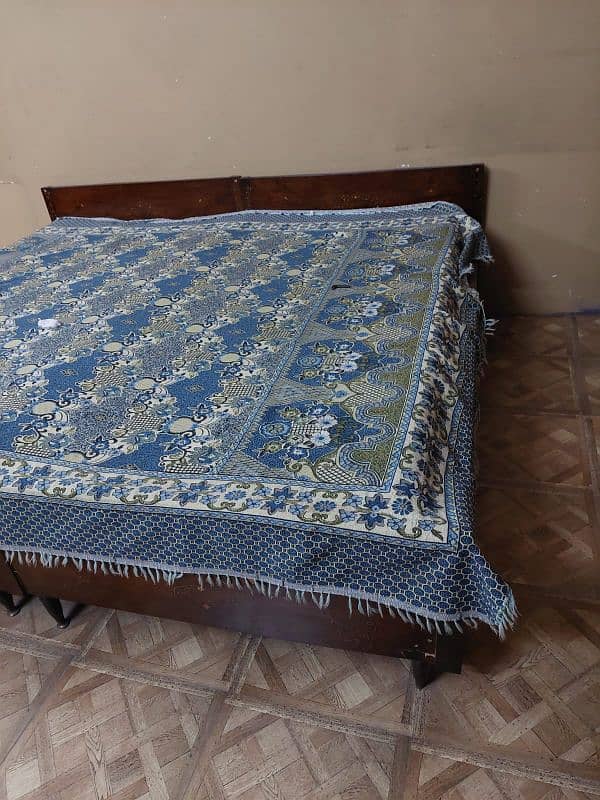 double bed in reasonable condition 0