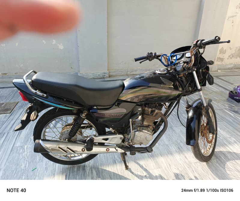 Honda CG 125 Deluxe 2014 7