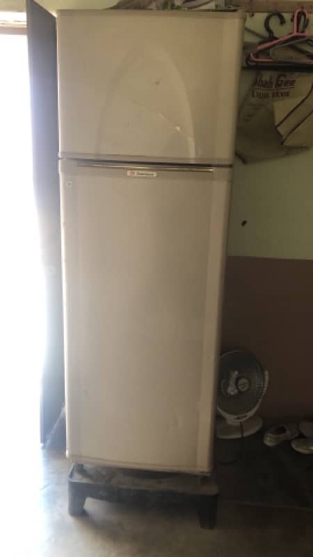 dowlance fridge 1