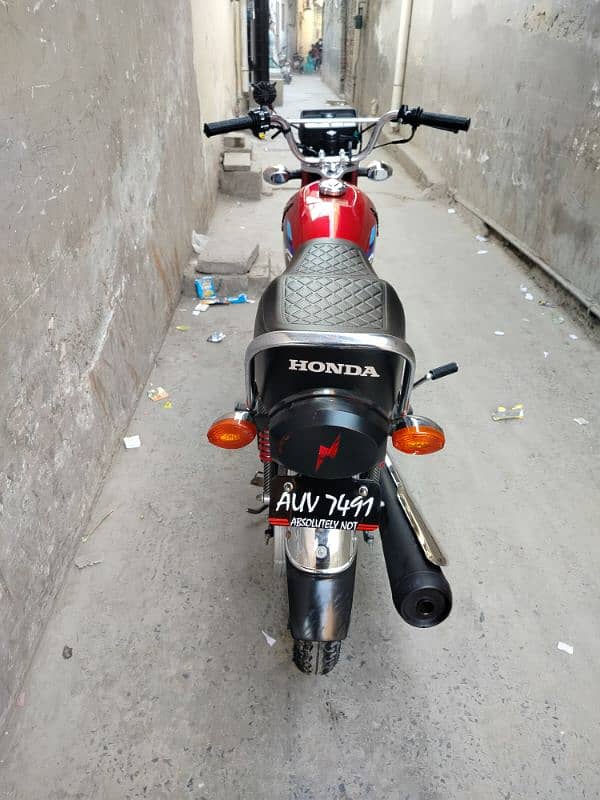 A bike in new condition. wtp contact. 03114445220 4