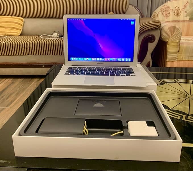 Macbook air 2017 with box for sale. 0