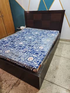 5 ft × 6.5 ft custom size bed is available fot sale (without matress)