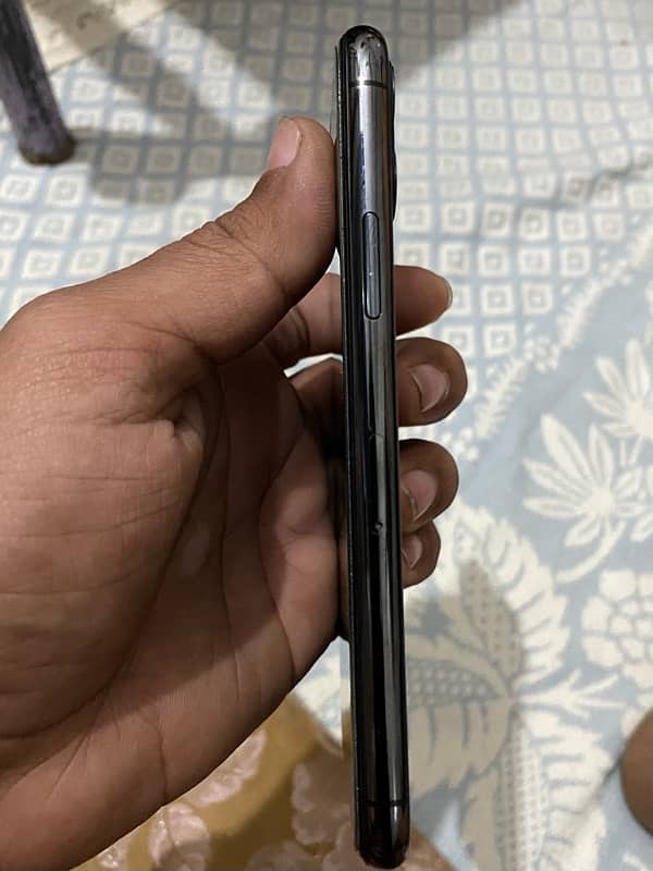 Iphone 11 Pro 256 GB PTA Approved 4