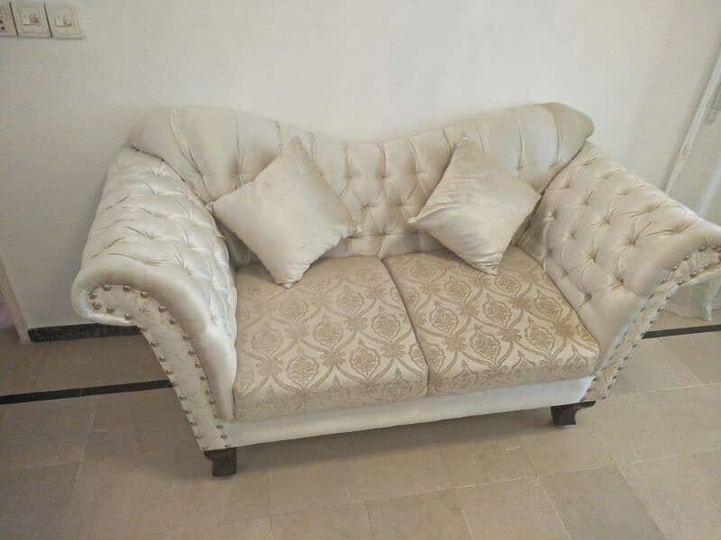 luxurious 7 - seater sofa set for sale spacious , stylish and comfort 2