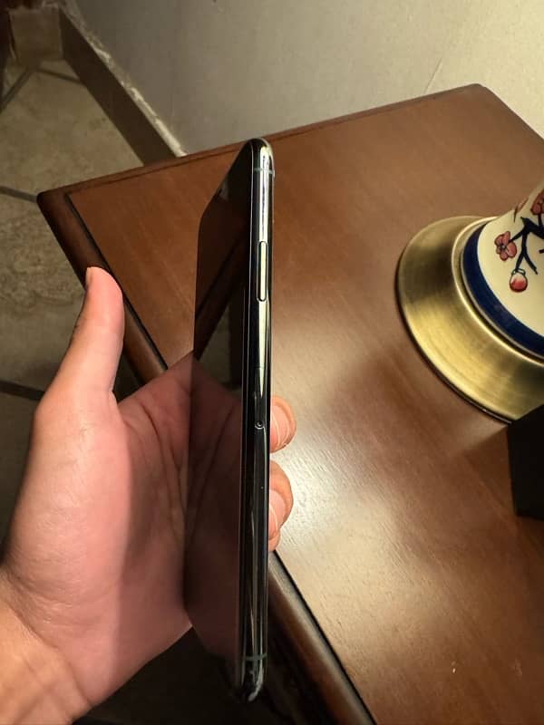 Iphone 11 pro max PTA approved 64 gb Midnight green 5