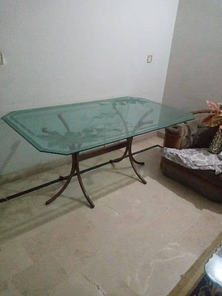 dinning table for sale in excellent condition 2