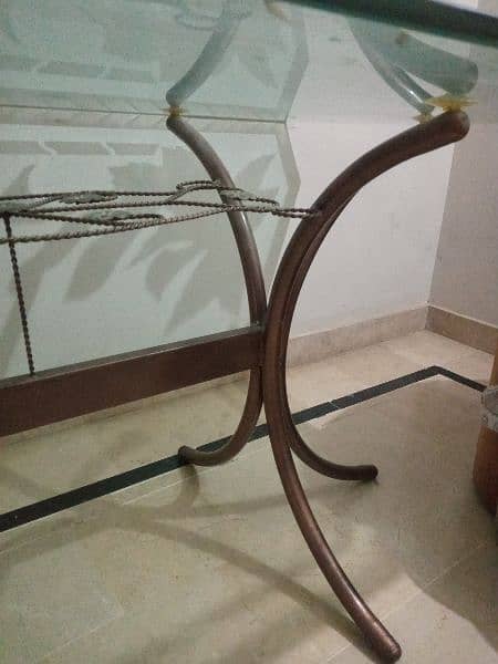 dinning table for sale in excellent condition 4