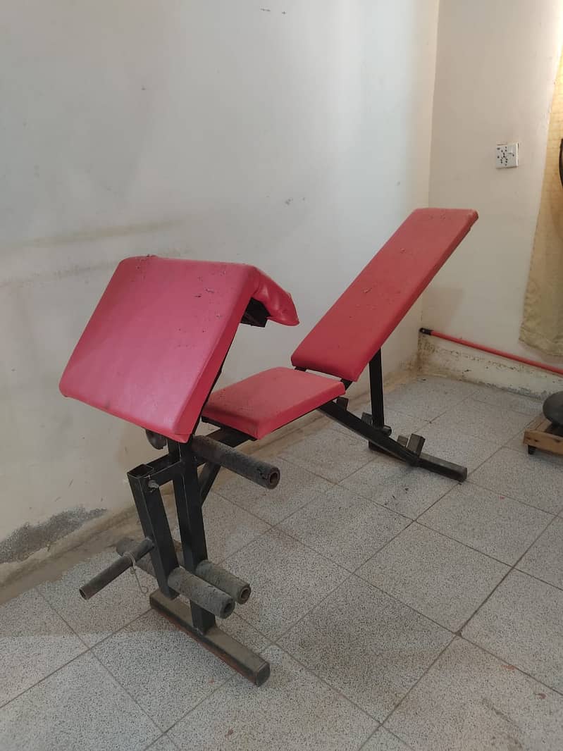 Gym accessories in good condition 0