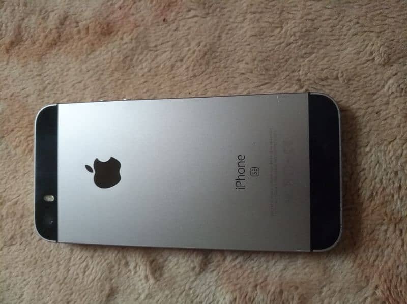 iPhone 5SE grey 4