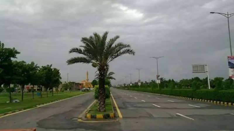 10 MARLA ON GROUND CORNER 60 FEET ROAD PLOT ON CARPETED ROAD WITH ALL DUES PAID & PRIME LOCATION VERY NEAR BY CORNERSTONE SCHOOL FOR SALE IN NEW LAHORE CITY PHASE 2 6