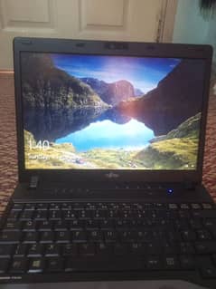 Fujitsu laptop 300ROM and 4RAM 3rd generation