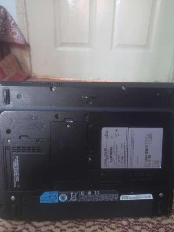 Fujitsu laptop 300ROM and 4RAM 3rd generation 2