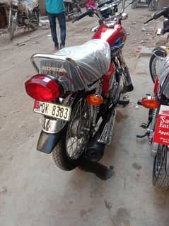 Honda 125 2024.24. 5 mahiny ki ha 1800 Chali ha .