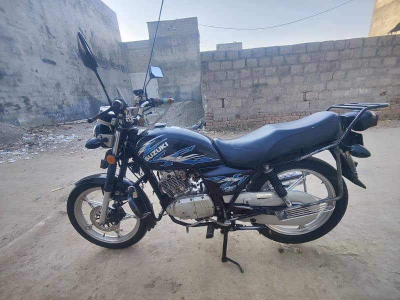 Suzuki Bike 150SE Black Color for sale 1