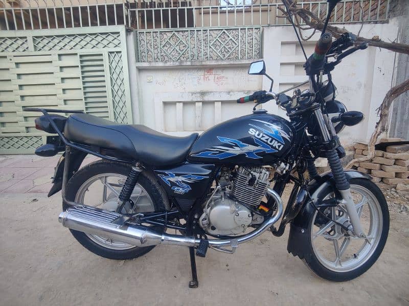 Suzuki Bike 150SE Black Color for sale 6