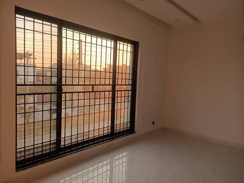 1 Kanal Upper portion Available for Rent in Valencia Town 3