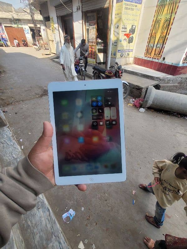 Ipad Air In Gud Condition for kids 1