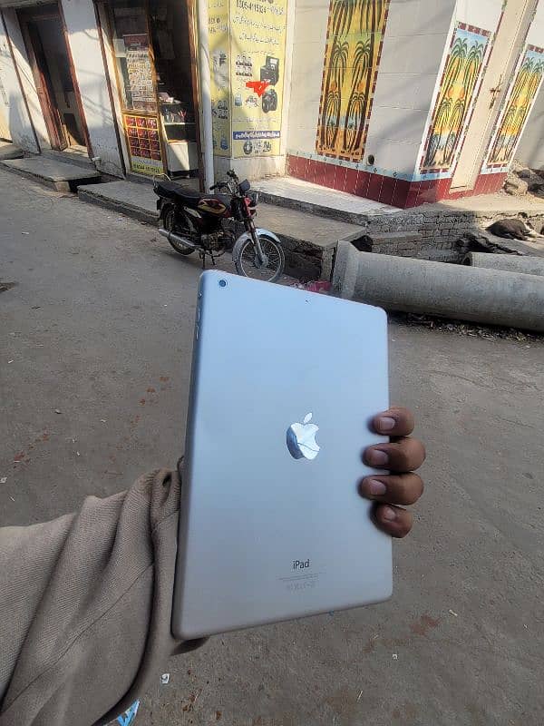 Ipad Air In Gud Condition for kids 3