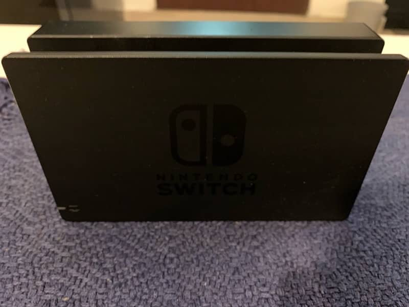 Nintendo switch dock with power adapter 1