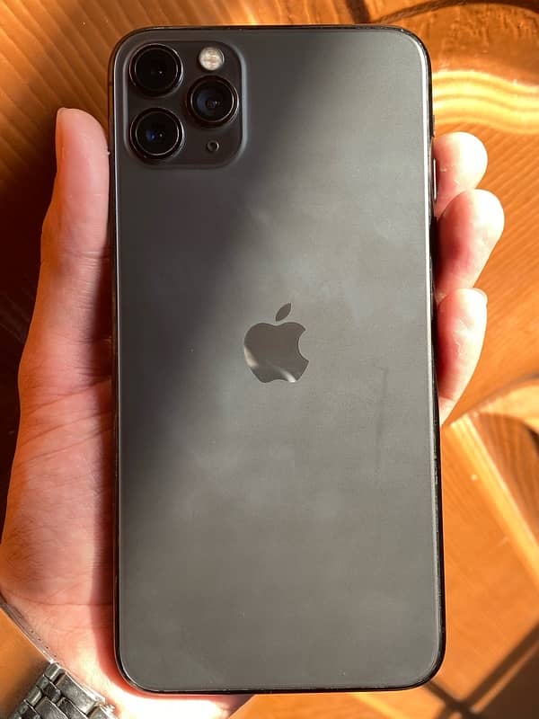 iphone 11 pro max 256gb pta approved 4