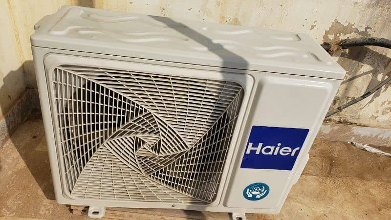 1.5 ton non- inverter AC for sale 9