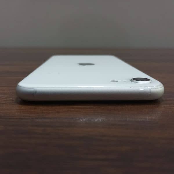 Iphone SE (2020) (Non-PTA) 4