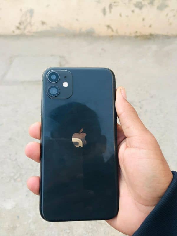 iphone 11 64 gb jv non all ok minor c line hai all jenuine set hai 5