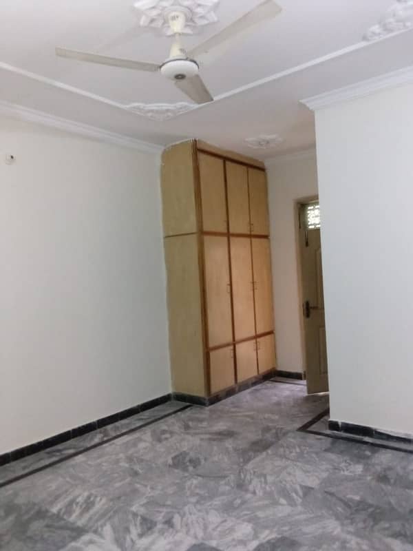 10 Marla Upper Portion for Rent in pwd best location available block d sirf ak call janab 6