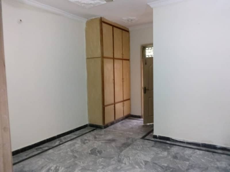 10 Marla Upper Portion for Rent in pwd best location available block d sirf ak call janab 10